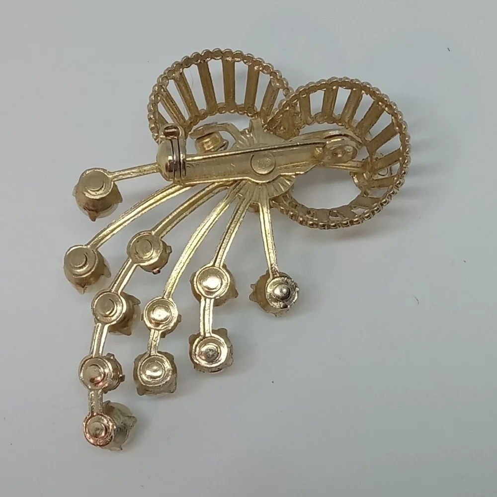 * vintage Emmons faux pearl & rhinestones gold tone pin brooch